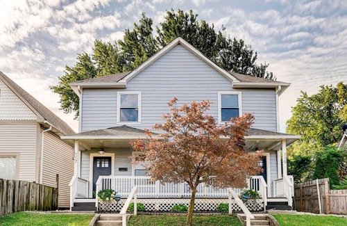 Babe Denny House | Spacious | Walk to Lucas Oil!