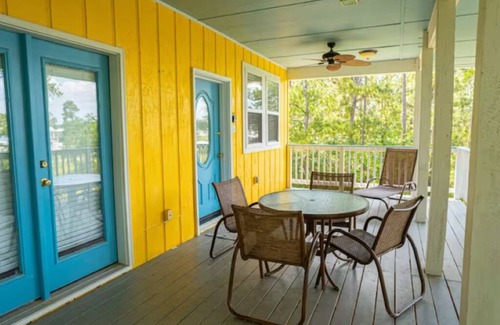 Shoreline Park Apartment | Spacious Waterfront Treehouse 2BR & 2Baths