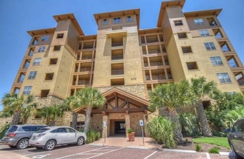 Horseshoe Bay Condo | Spacious Waters Resort 3/2 Condo with Views of Lake LBJn