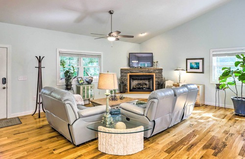 Weaverville House | Spacious Weaverville Home w/ Hot Tub & Fire Pit!