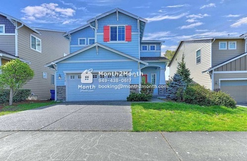 Bothell House | Spacious Workspace｜1st Floor Bdr｜Patio With Furniture｜Backyard For Dogs #41847