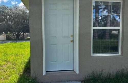 Ocala House | Spacious Yard Free Parking Dining for 8