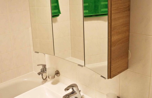 Gruna Apartment | Spaciously furnished vacation apartment with balcony