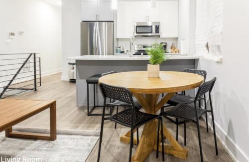 North Philadelphia East Apartment | Spacy 4br4ba-patio-cribwd,pingpong,sleeps12