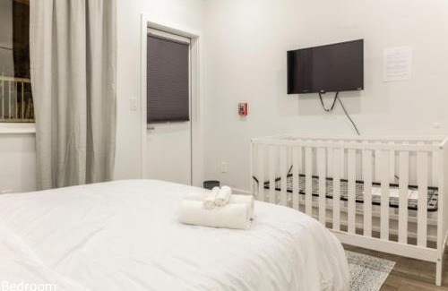 North Philadelphia East Apartment | Spacy 4br4brpatiocribwdpingpongsleeps12