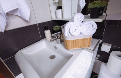 City Center Apartment | SpaNISH apartman 2.n-with jacuzzi in the epicenter of Niš
