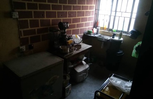 Owerri Apartment | .spare room 5 mins from wethal owerri