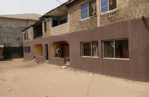 Owerri Apartment | .spare room 5 mins from wethal owerri