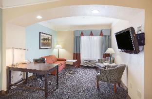 Barker Hotel | Spark by Hilton Houston West Clay Road