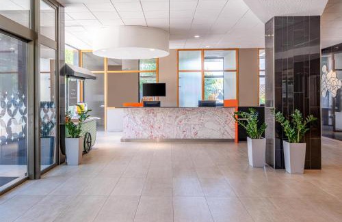 Le Bourg - Gare De Vaise Hotel | Spark by Hilton Lyon Park Saone