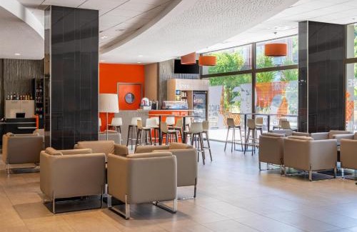 Le Bourg - Gare De Vaise Hotel | Spark by Hilton Lyon Park Saone