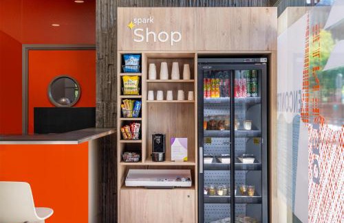 Le Bourg - Gare De Vaise Hotel | Spark by Hilton Lyon Park Saone
