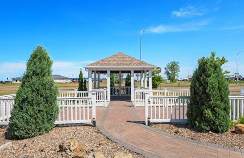 Minot Hotel | Spark by Hilton Minot