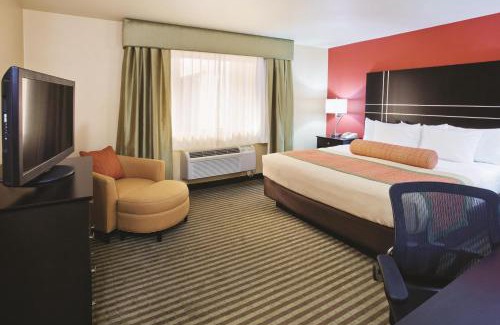 El Montevideo Hotel | Spark by Hilton Tucson Reid Park