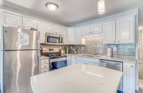 Neskowin Condo | Sparkling 1st Floor Ocean and Creek-View Condo w/Queen Suite, Updated Kitchen!