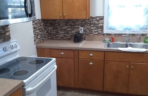 Progress House | Sparkling Clean Studio for Single With Private Bath and Private Parking