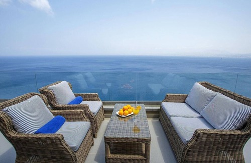 Agia Pelagia Villa | Sparkling ocean views with heated pool