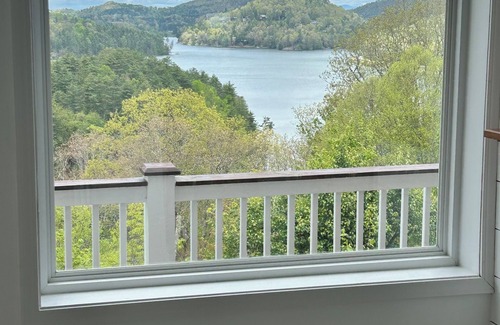 Glenville Apartment | SPARKLING WATERS RETREAT! BIG Lake Glenville, lake and mtn views!nCLOSE TO TOWN