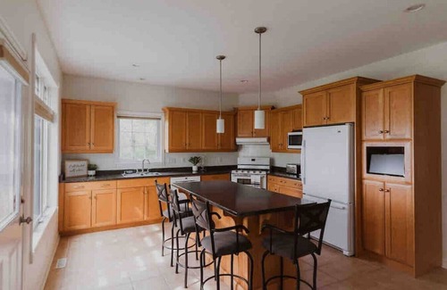 Plympton-Wyoming Cottage | Sparks Waterfront Cottages- Blue Point Bay