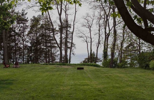 Plympton-Wyoming Cottage | Sparks Waterfront Cottages- Blue Point Bay