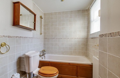 Swanage House | Sparrow Cottage - Two Bedroom House, Sleeps 4