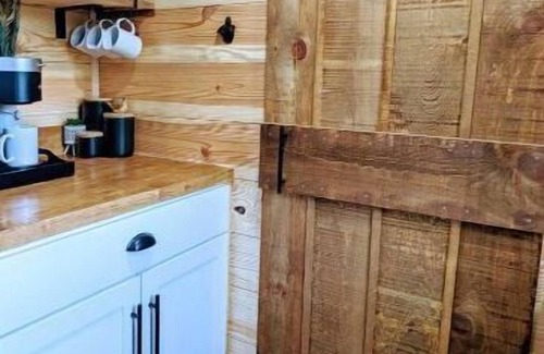 Pickens House | Sparrow Hawk Nest- Luxury Mountain View Tiny Home!