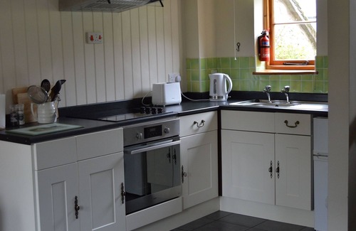 Hay-on-Wye Cottage | Sparrows Nest Cottage - sleeps 2 guests in 1 bedroom
