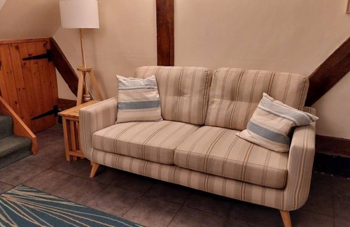 Hay-on-Wye Cottage | Sparrows Nest Cottage - sleeps 2 guests in 1 bedroom