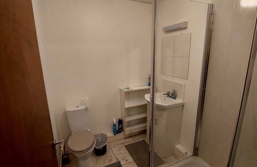 Haroldʼs Cross Condo | Spatious & private 2 bedroom apartment 15 minute walk to all attractions