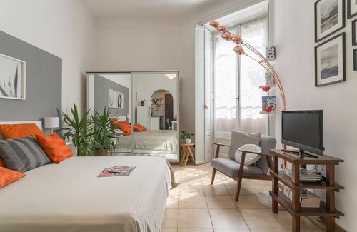 Zona Farini Apartment | Spazio Isola- free WiFi