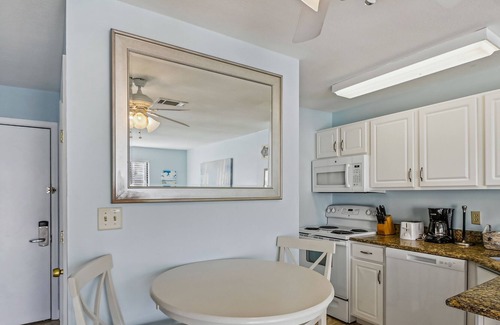 Holiday Isle Condo | SPC 8112 - Studio - sleeps 4 by RedAwning