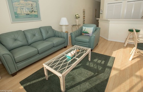 Holiday Isle Condo | SPC 9226 - Upstairs 1 BR - sleeps 6 by RedAwning