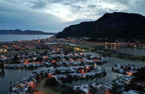 Marina da Gama Apartment | Spearhead on Lake Accommodation-3B