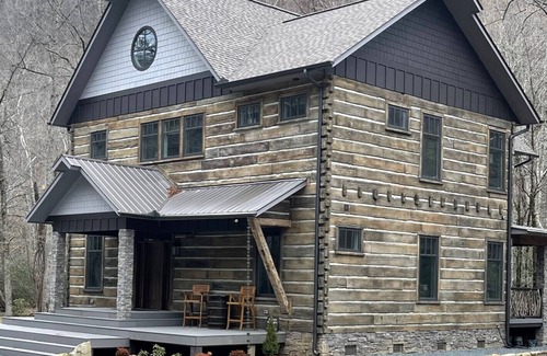 Nantahala Cabin | SPECIAL 20% OFF Month Of NOV Cabin on Nantahala River with Hot tub