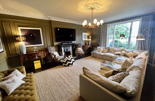 Lydney House | Special Celebration Country House. 4 acre grounds. Pet Friendly!