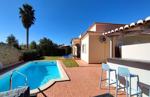 Luz Villa | Special detached family Villa, own pool, BBQ kitchen, huge garden near Luz Beach