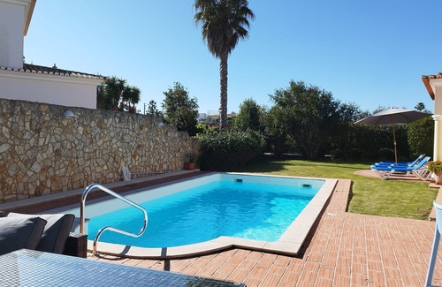 Luz Villa | Special detached family Villa, own pool, BBQ kitchen, huge garden near Luz Beach