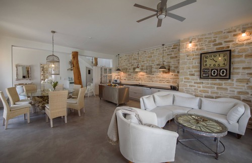 Pitsidia Villa | Special, in a quiet location, swimming pool, Jacuzzi, W-LAN, mountain panorama, near the SEA