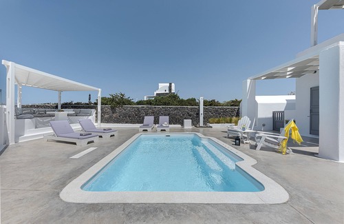 Akrotiri Villa | Special offer Stunning family-friendly Hemera Holiday Home villa on Santorini