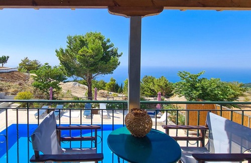 Kalamitsi Villa | Special Offer! Villa Endless Blue With Private Pool & View Ideal for Families!