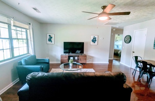 Calhoun House | Special rates thru Feb! 2BR Retreat
