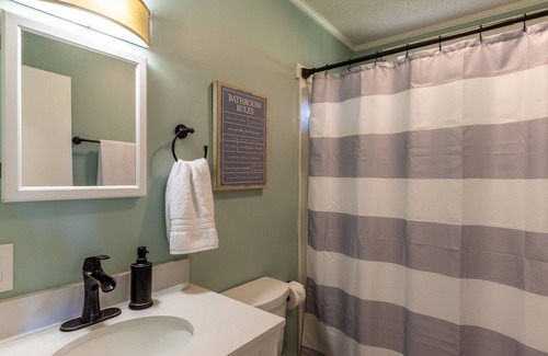 Bryson City Ski Chalet | SPECIAL *Sept. 13th- Oct. 4th 20% off* Mountain Views, Fireplace, Hot Tub