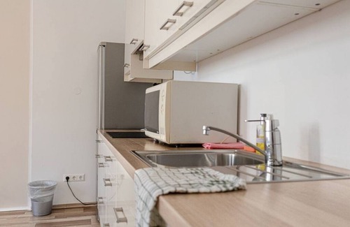 Matzleinsdorf Apartment | Special Vintage Viennese Apt. - 12min f Downtown