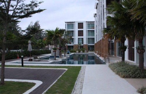 Cha-am Apartment | Specious 3 bedrooms & 3 bathrooms beach front condo at Cha-am/Hua Hin