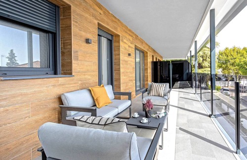 Distrito Norte Sierra Apartment | Spectacular 2 BD with 2 terraces, pool and parking. Arruzafa VIII