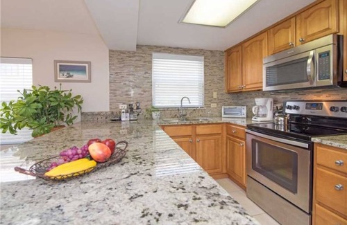 Seven Mile Beach Condo | Spectacular 2 bedroom/2 bath Seven Mile Beach Condo.