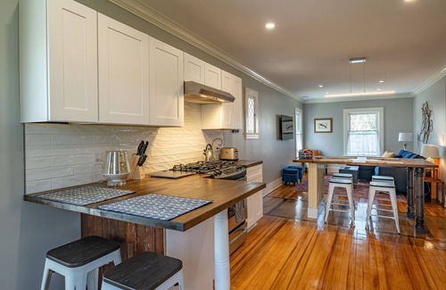 Rochester Apartment | Spectacular 2 BR, 1.5 BA close to all venues, hospitals & universities