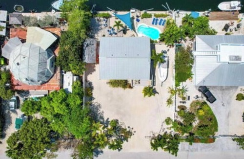 Cudjoe Key House | Spectacular 4 bedroom 2 bath pool home with great boating