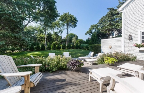 Watch Hill House | SPECTACULAR 5 BR/3BA HOME - WALK TO BEACH - WATCH HILL!