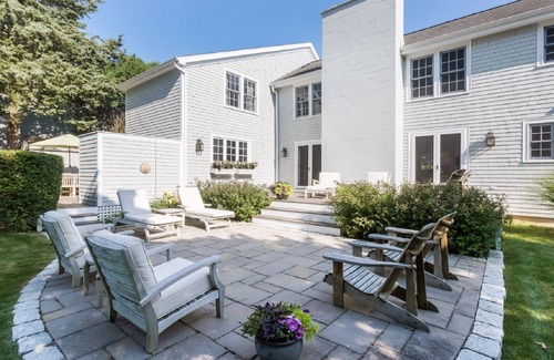 Watch Hill House | SPECTACULAR 5 BR/3BA HOME - WALK TO BEACH - WATCH HILL!